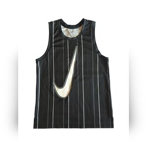 #2 - NIKE DRI-FIT JERSEY